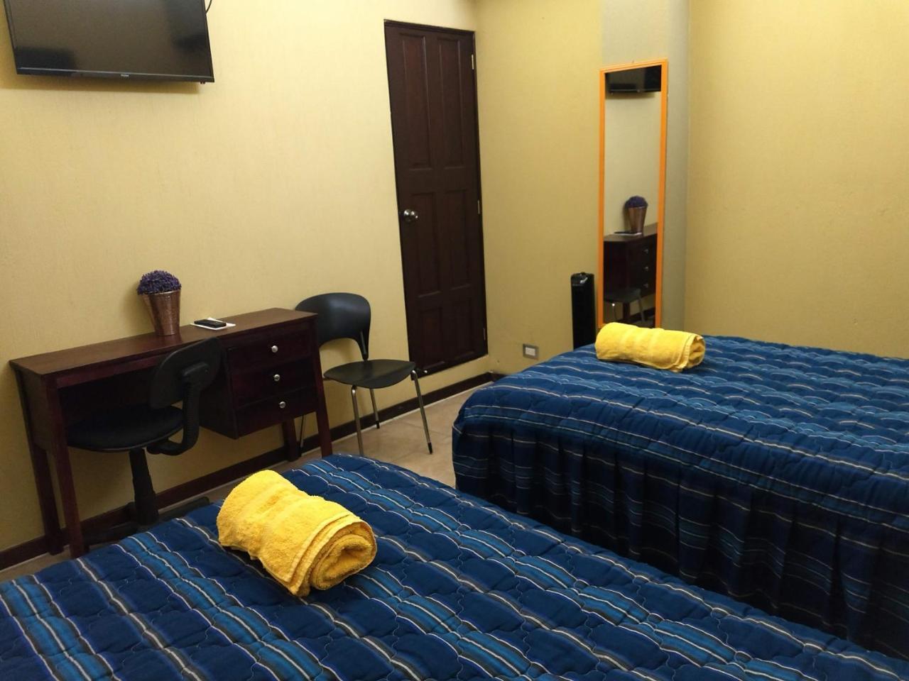 Give House Bed and Breakfast Guatemala Exterior foto